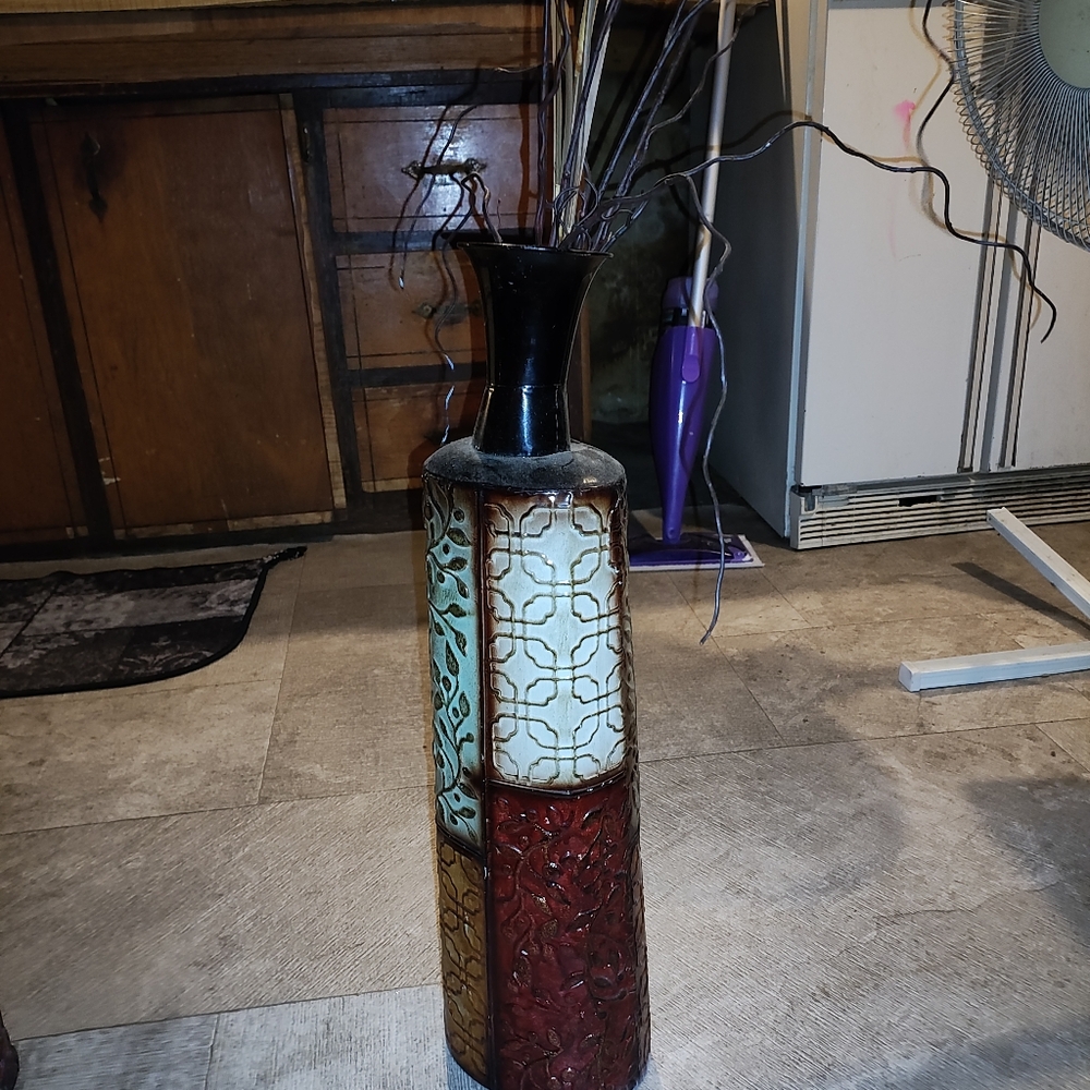 Vase - Picture 2 of 2